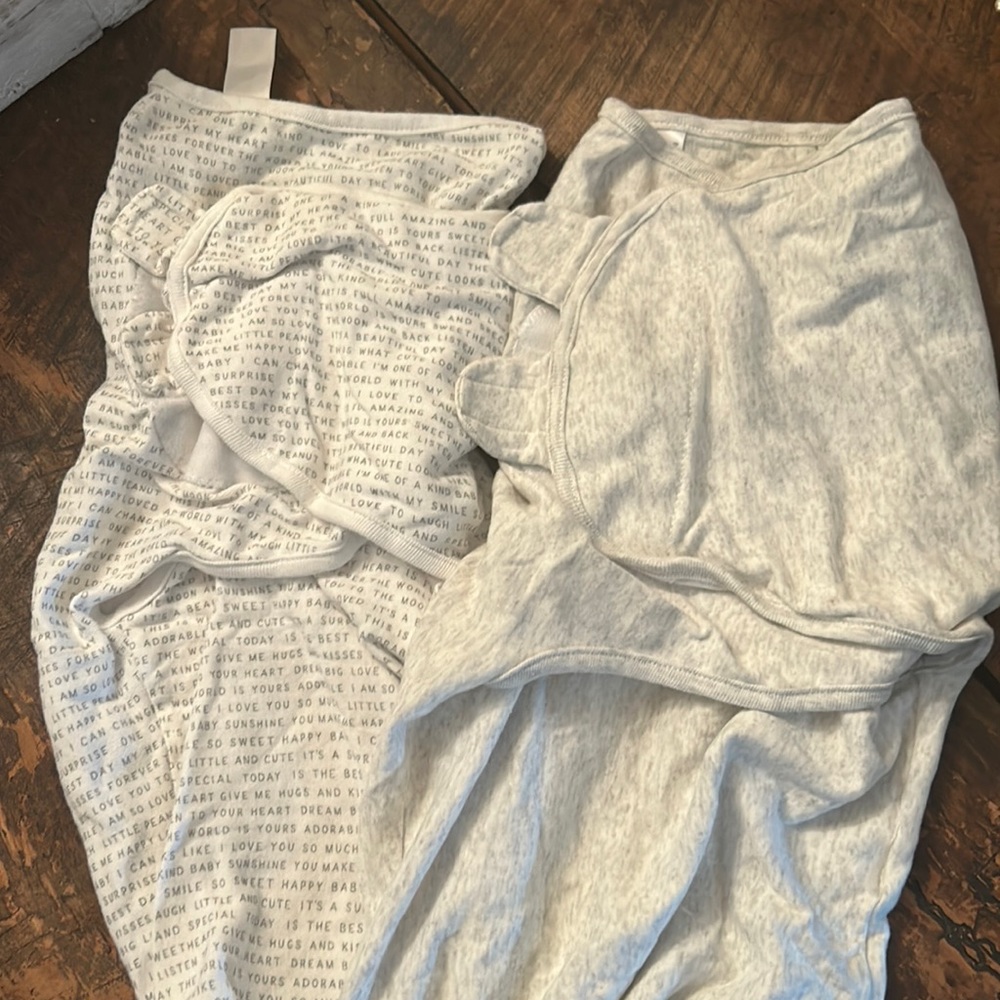 Carter’s swaddles 6-9months